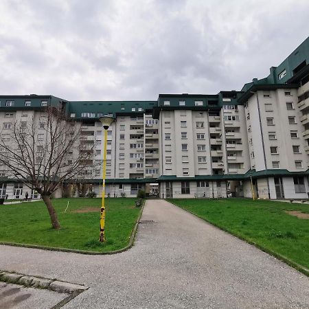 Family Apartment Тузла Экстерьер фото