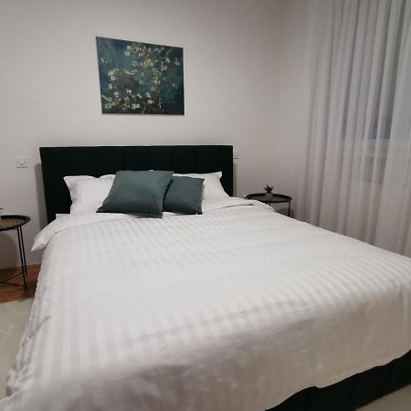 Family Apartment Тузла Экстерьер фото