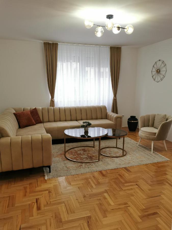 Family Apartment Тузла Экстерьер фото