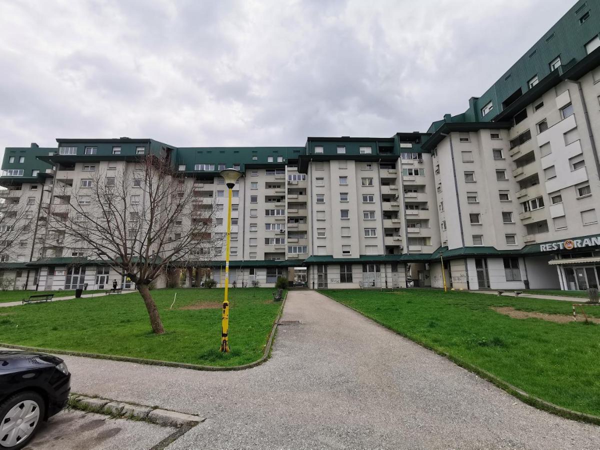 Family Apartment Тузла Экстерьер фото