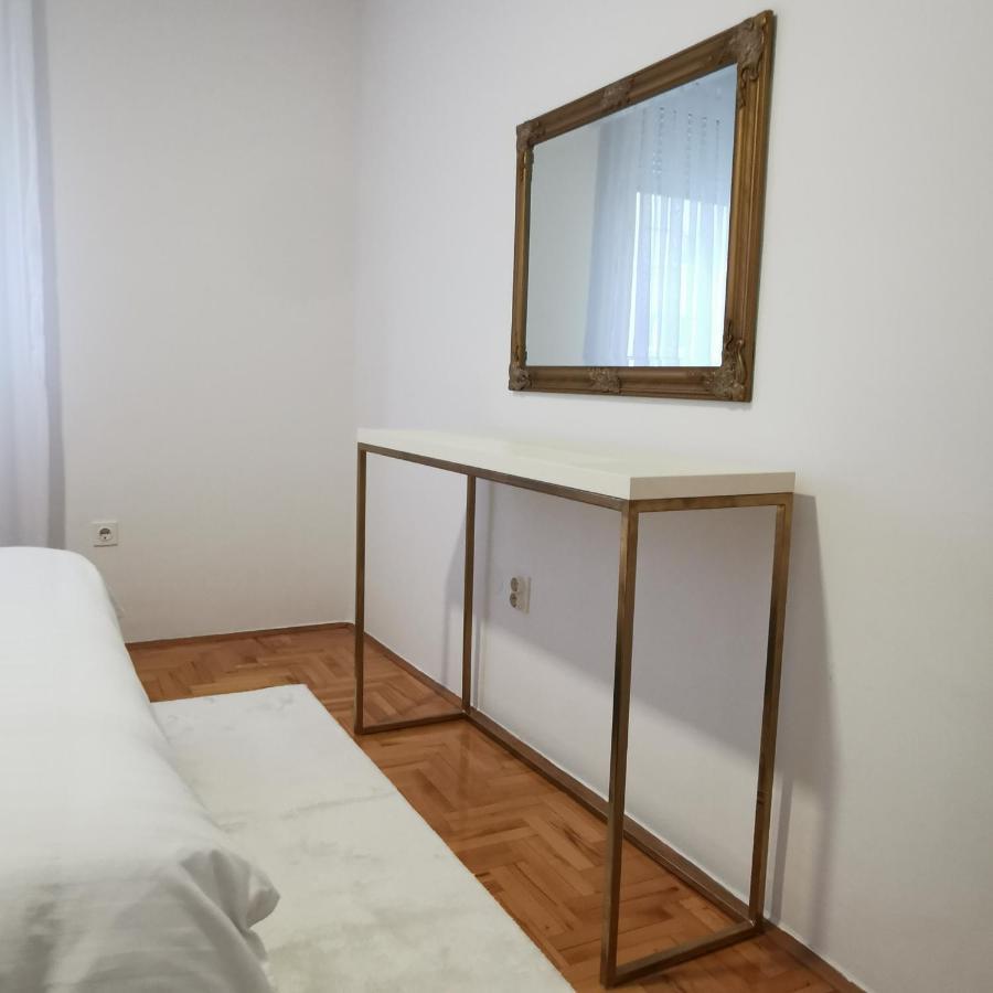 Family Apartment Тузла Экстерьер фото